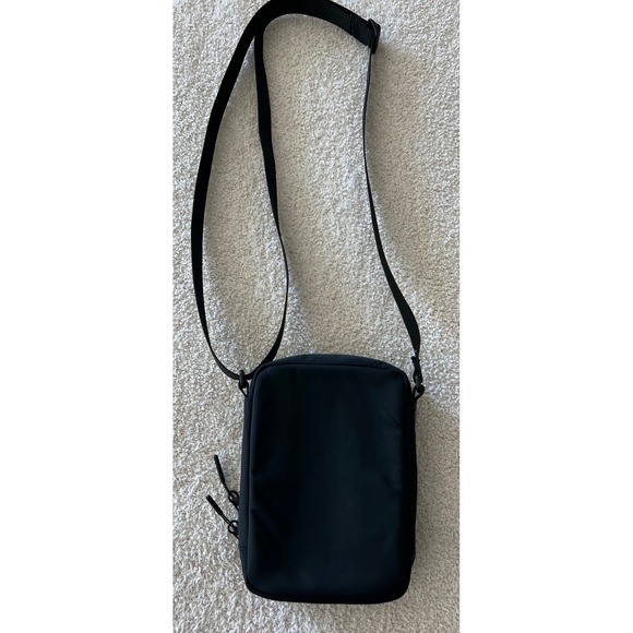 Lululemon Easy Access Crossbody Bag Black 1.5L Messenger Bag - Picture 8 of 10